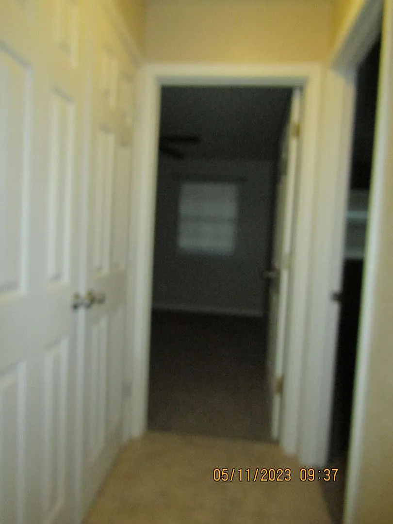 Fantastic 2 Story MacArthur Townhouse located on the eastside. — Photo 3