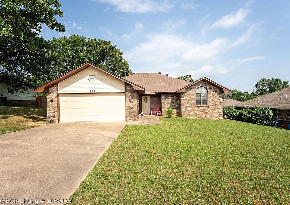 1st image of 775 Laurel Dr