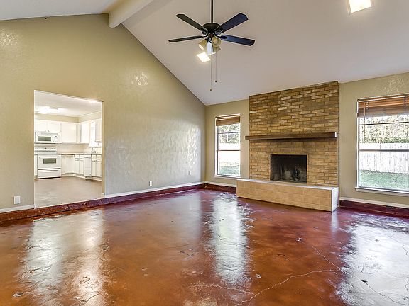 3rd image of 112 Amory Dr
