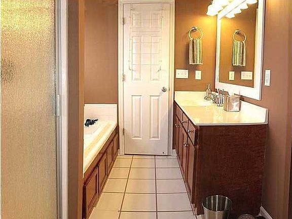 4th image of 8477 Shadetree Ln