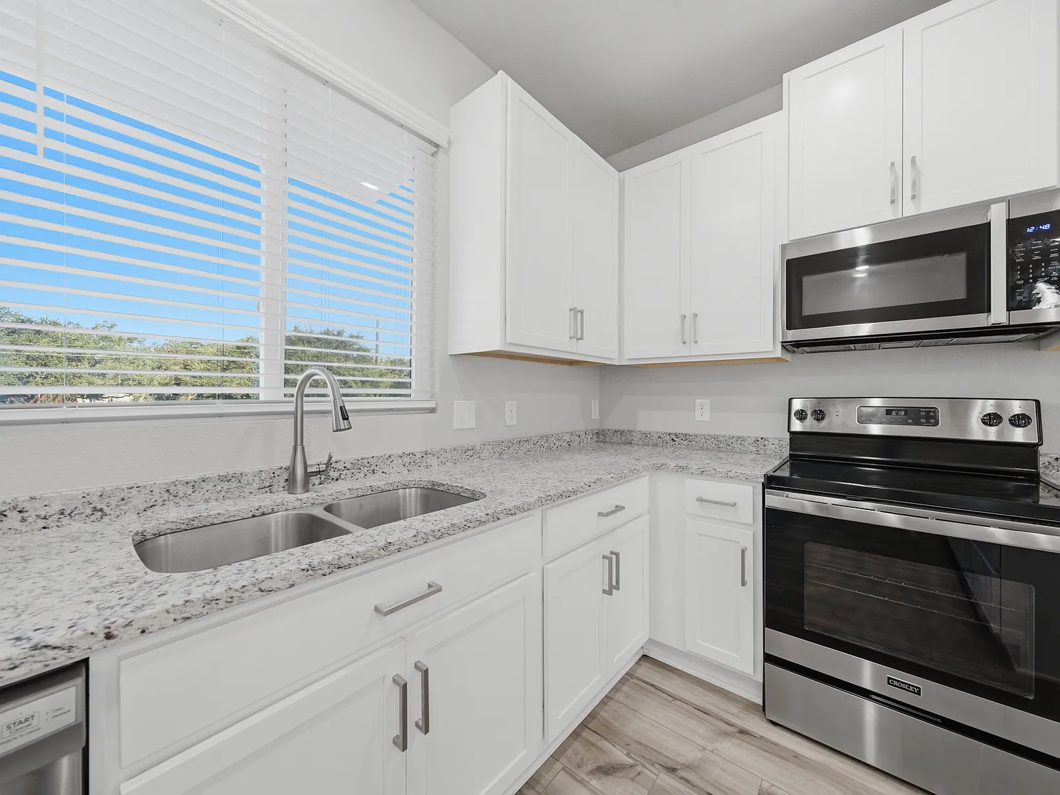 21527 Sir Walter Ln — Photo 3