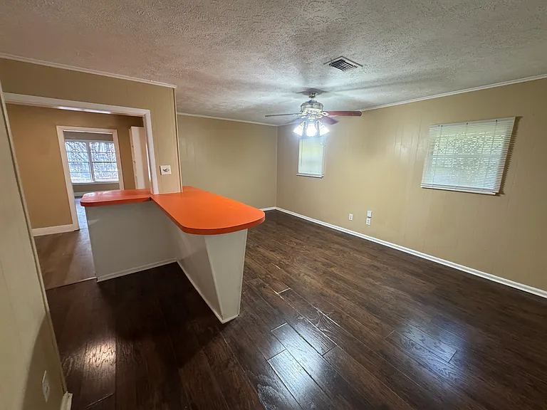 5525 Anderson St — Photo 27