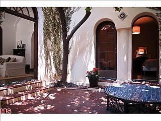 3rd image of 644 S Citrus Ave