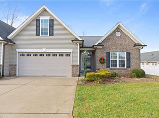 1506 Langdon Village Dr, Clemmons, NC 27012
