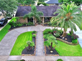 4238 Lake Grove Dr, Seabrook, TX 77586