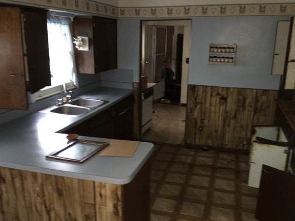 4th image of 580 Stoker Dr