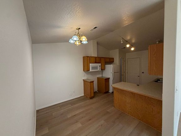 5th image of 104 & 108 E Jadynn Ct #108