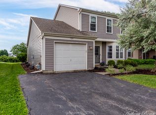 135 Dunton Ct, Mundelein, IL 60060