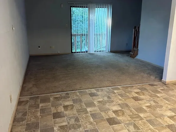 8119 E 100th Terrace Ct, Kansas City, MO 64134