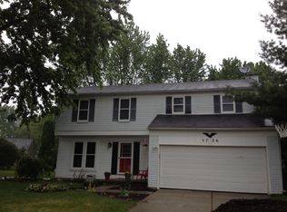 5736 Coach House Ct, Waterford, MI 48327