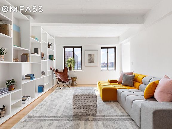 2nd image of 330 Wythe Ave APT 3E