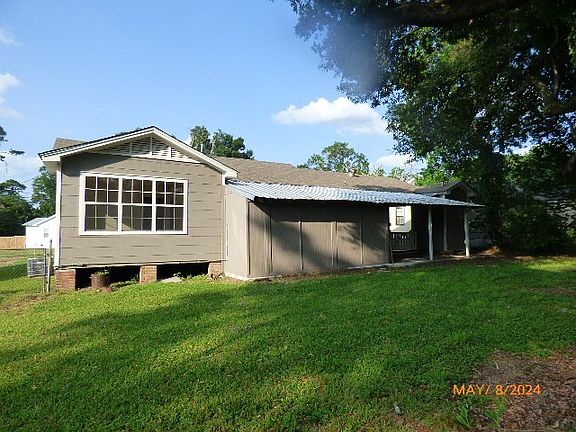 3rd image of 302 Brooklyn Dr
