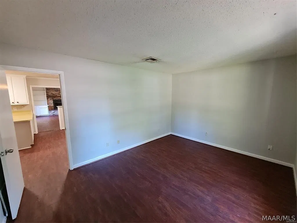 3 bed, 2.0 bath, 1518 sqft, $1,250 — Photo 4