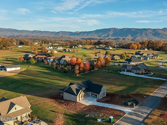 2nd image of 816 Majestic Mountains Blvd