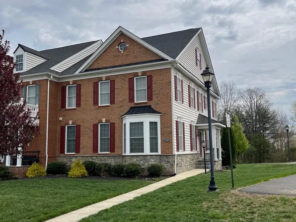 22990 Chertsey St, Ashburn, VA 20148