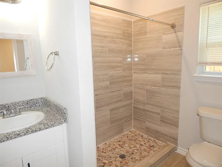 230 Northlawn — Photo 23