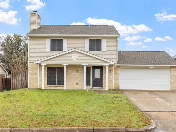 4224 Huckleberry Dr, Fort Worth, TX 76137