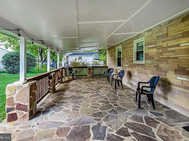 6641 Barrett Rd — Photo 2