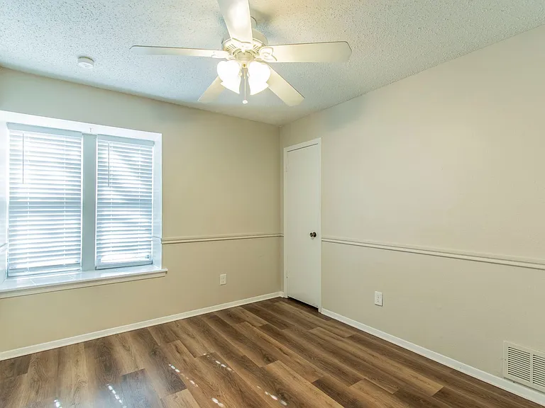 213 Melinda Dr — Photo 11