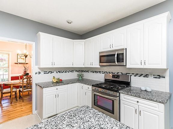 4th image of 11120 Bugle Ln