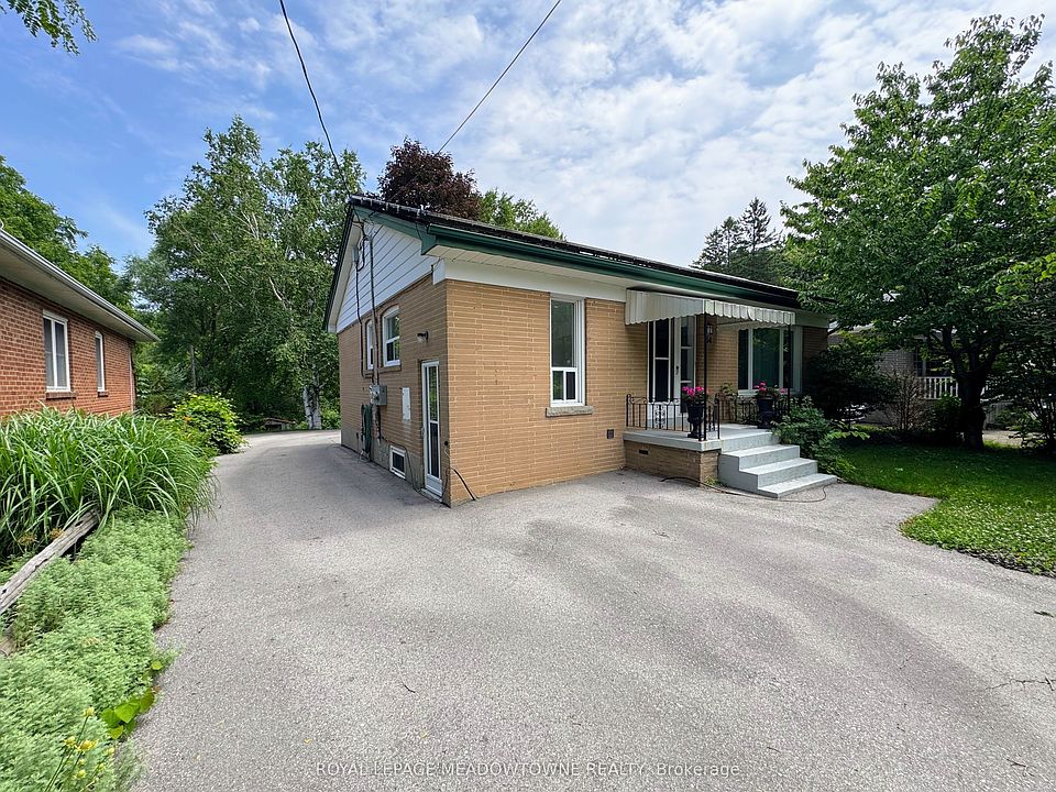 1st image of 54 Hewson Cres #Basement