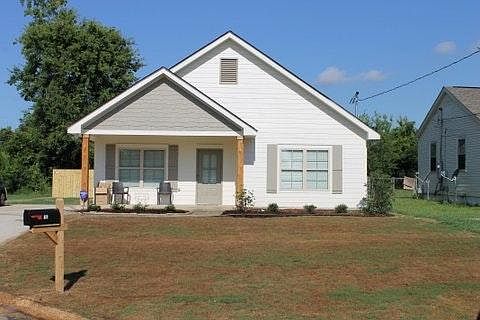 1st image of 10 Hackberry Cir