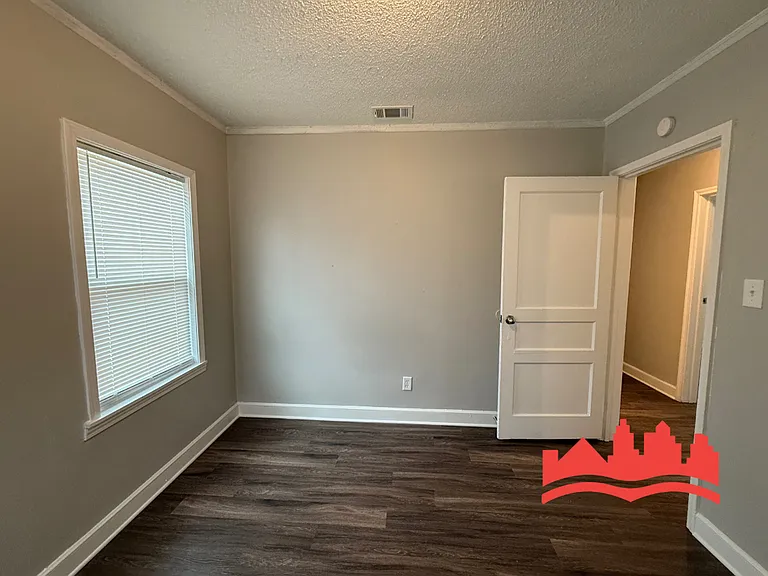 993 Gordon St — Photo 11