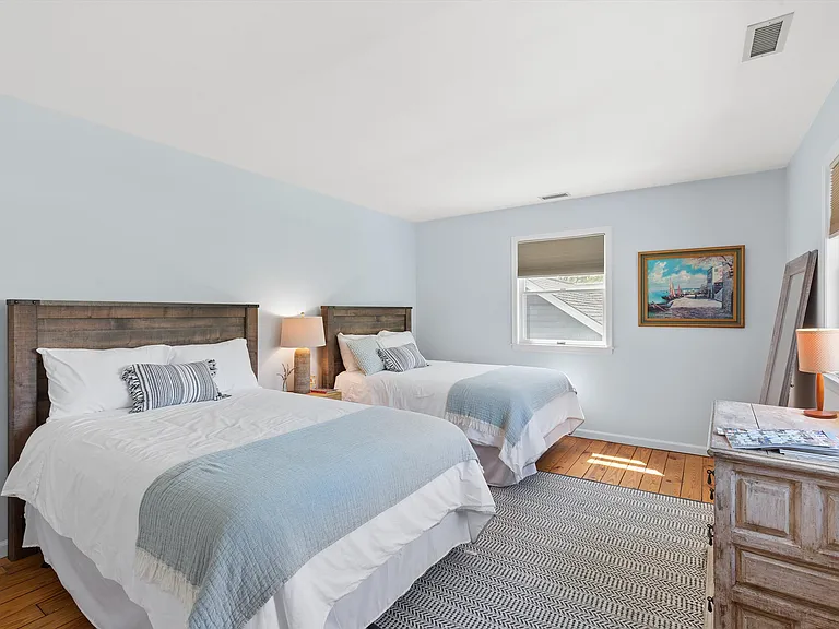 145 Sterling St — Photo 22
