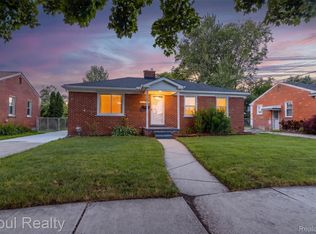 11441 Brookfield St, Livonia, MI 48150