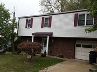 3317 Eisenhower Dr, White Oak, PA 15131
