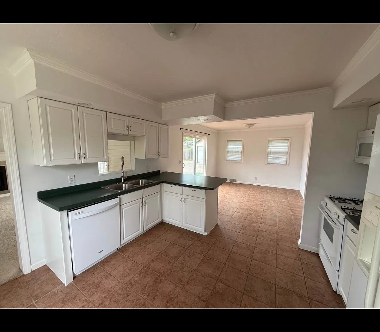 4 bed, 1397 sqft, $2,100 — Photo 4