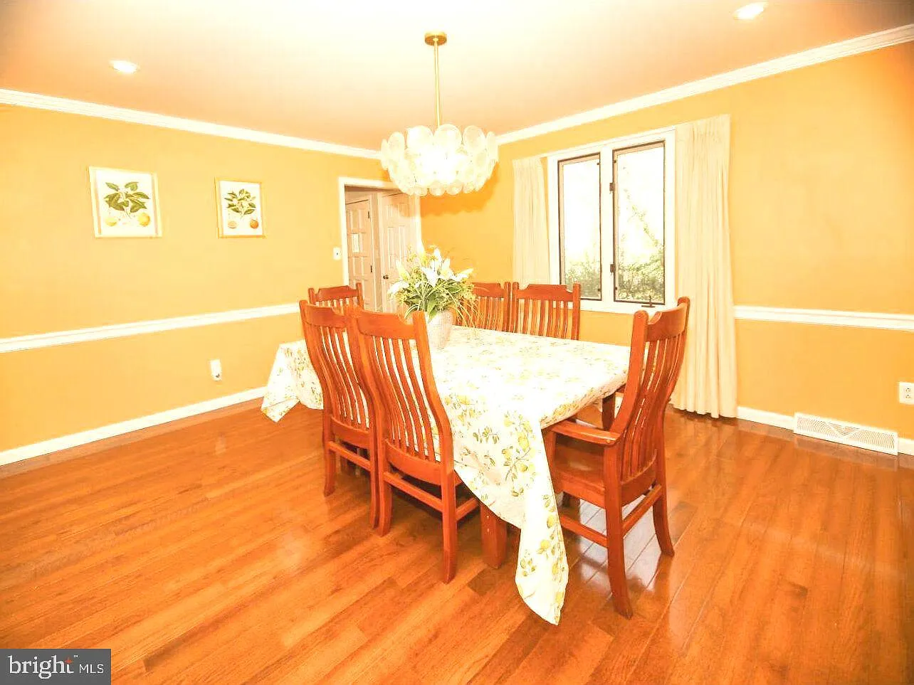 4 bed, 2952 sqft, $5,700 — Photo 4