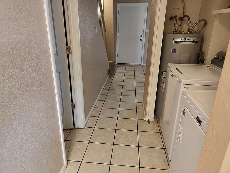 1028 E Bendix Dr — Photo 9