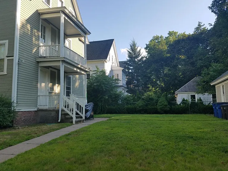 54 Hubinger St — Photo 18