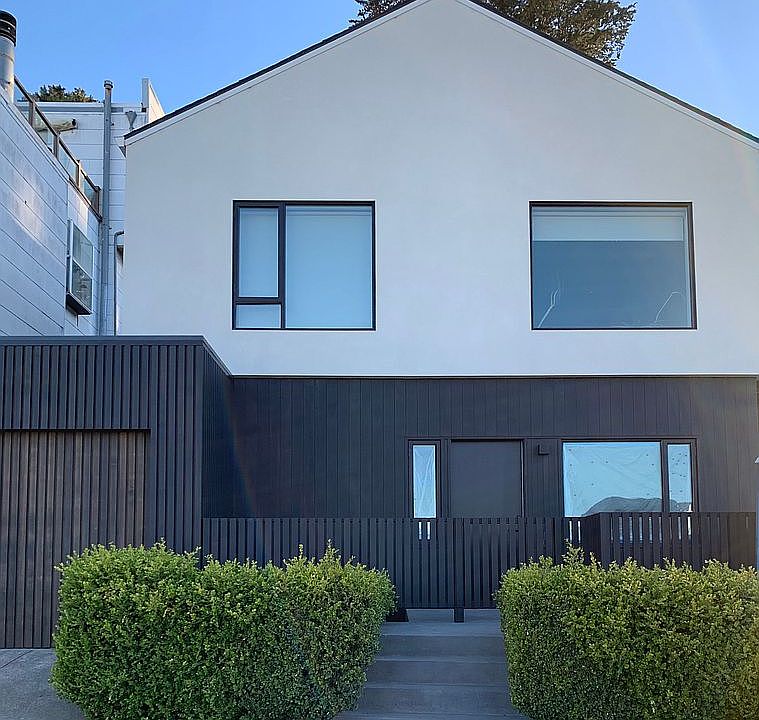 Front Facade Cedar and Stucc
