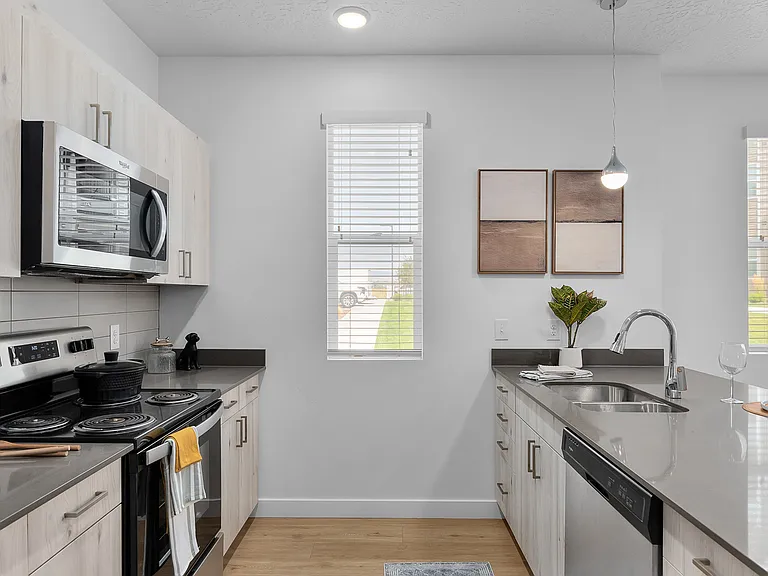 The Kelton Apartments — Photo 9