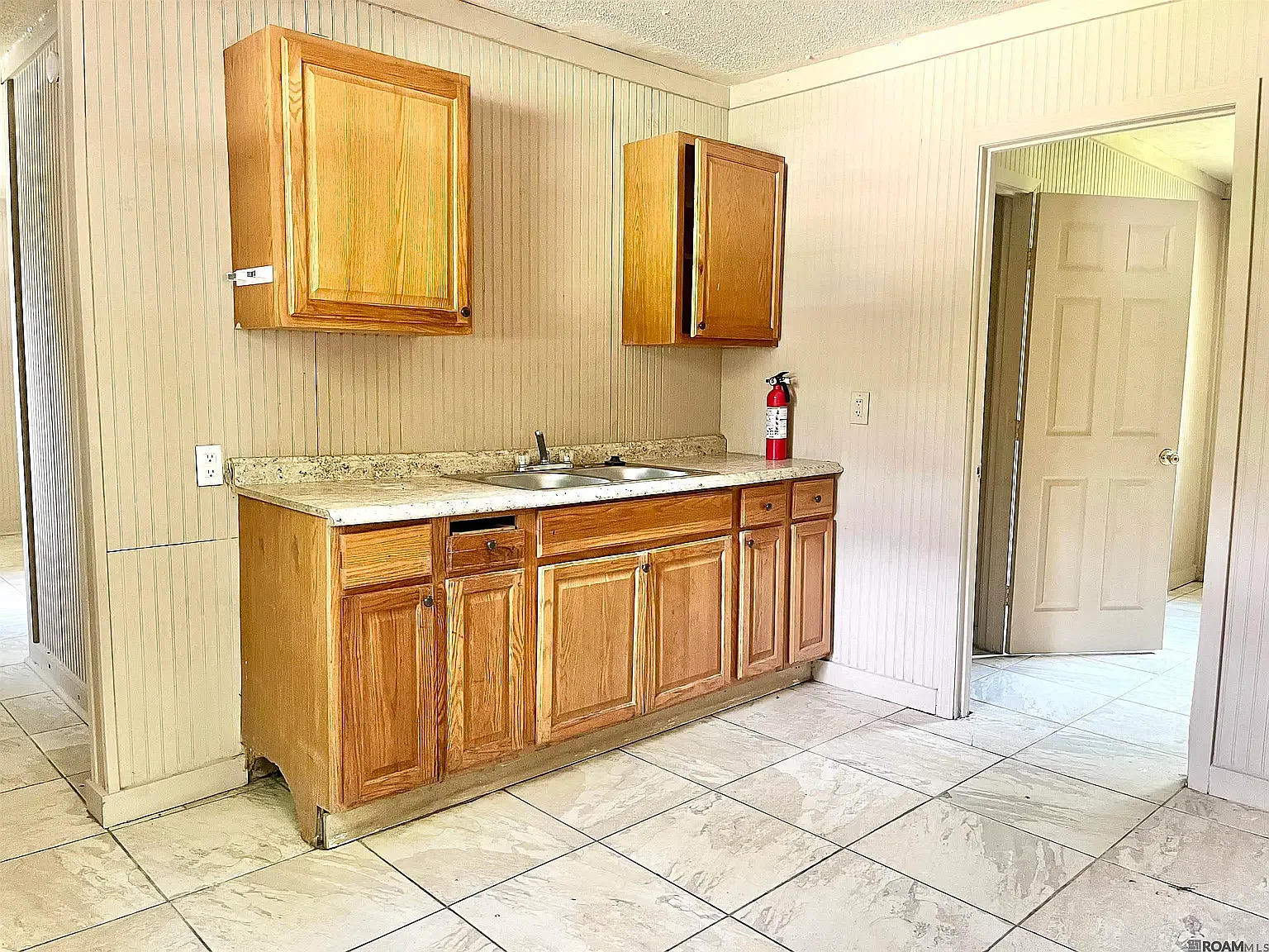 3 bed, 800 sqft, $1,000 — Photo 1