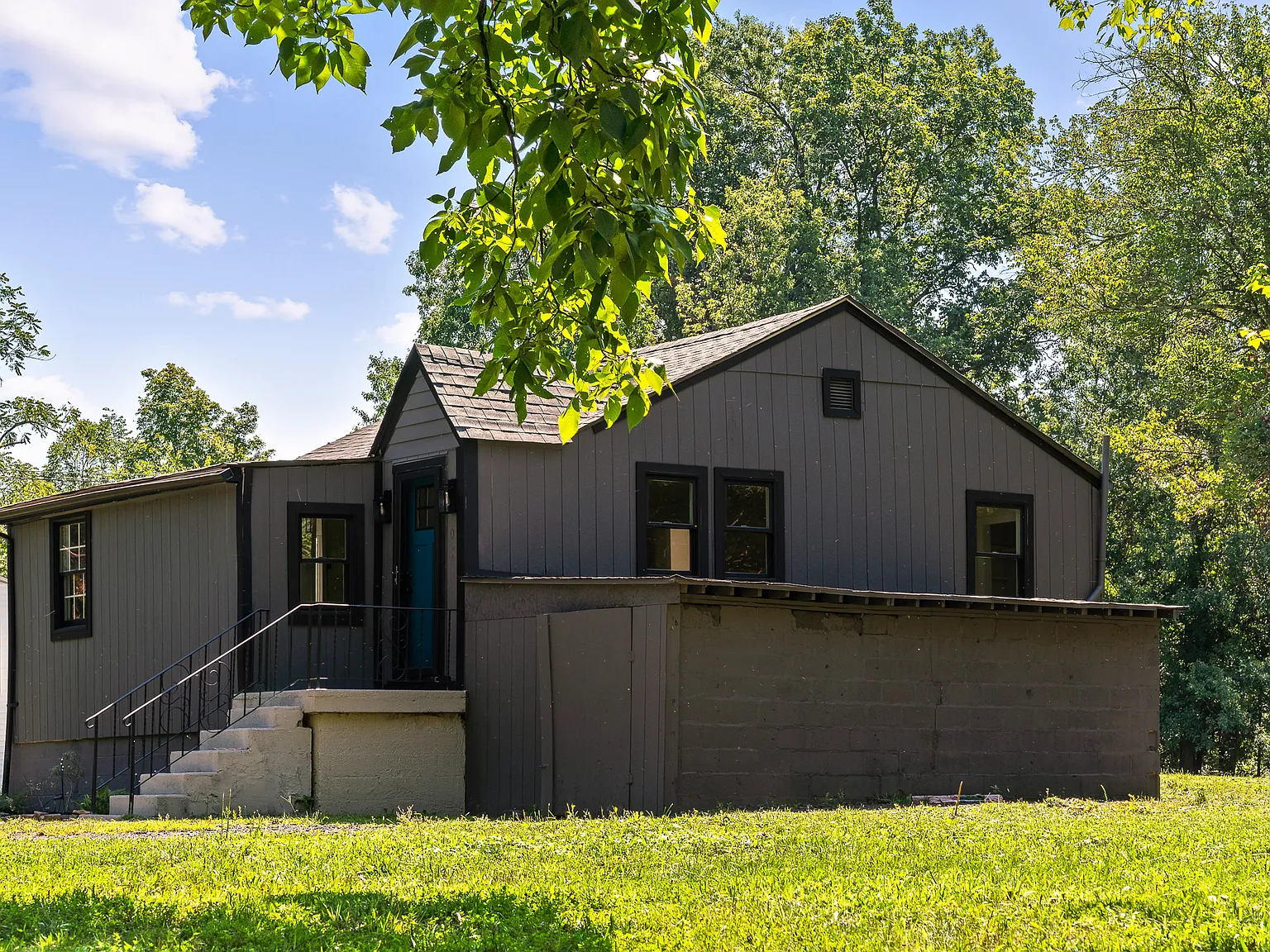 3 bed, $2,750 — Photo 1