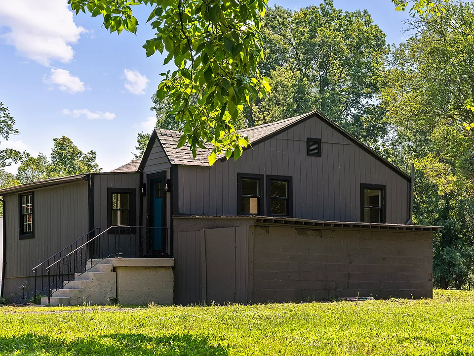 107 Oak Grove Rd
