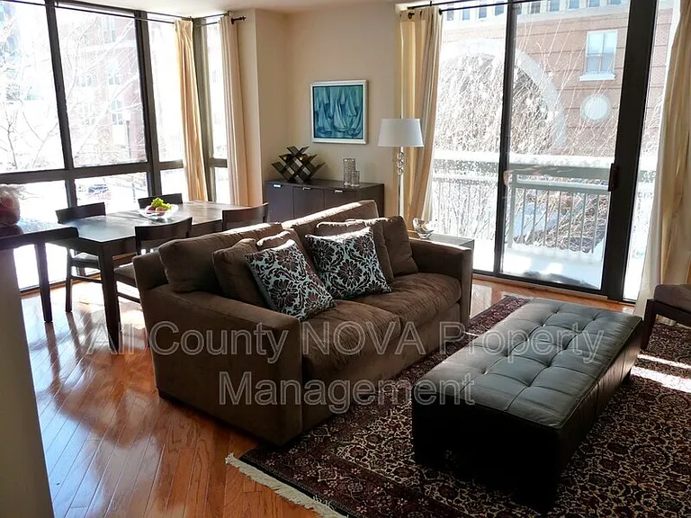 1200 N Hartford St #212 — Photo 11
