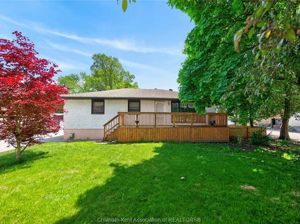 944 McNaughton Ave E, Chatham Kent, ON N7L 0E4