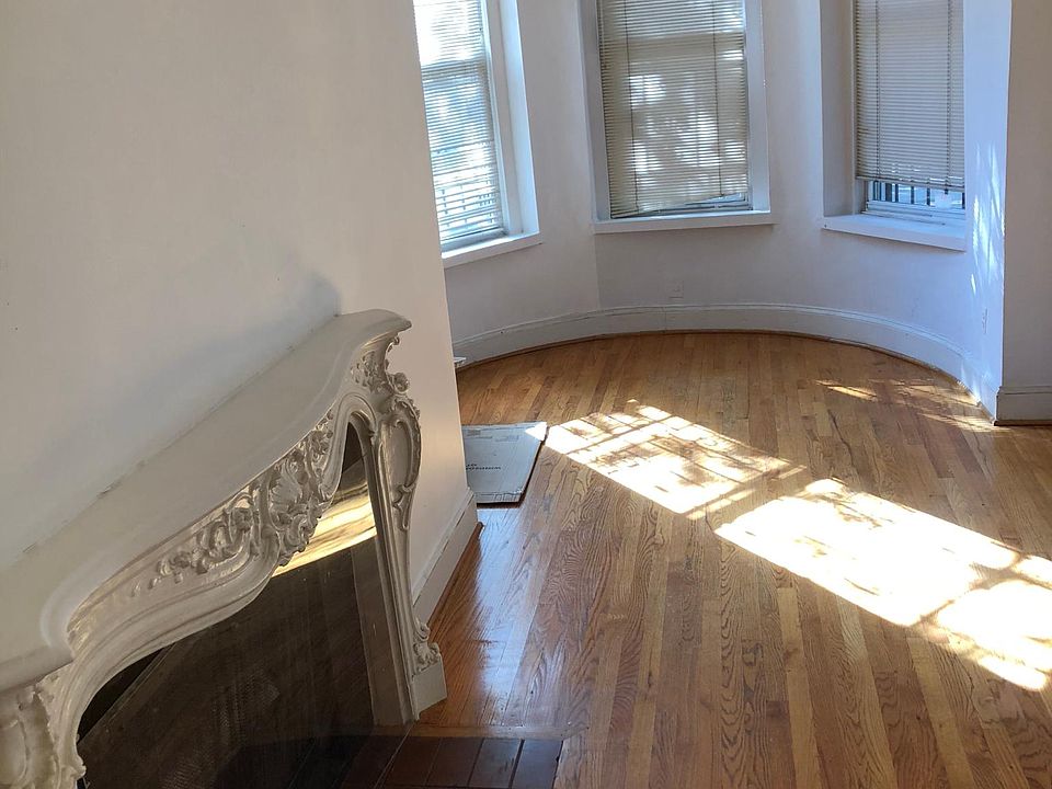 2nd image of 1013 P St NW APT B