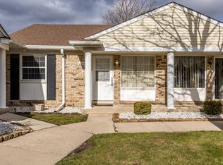 18320 Raleigh Square Dr, Southgate, MI 48195