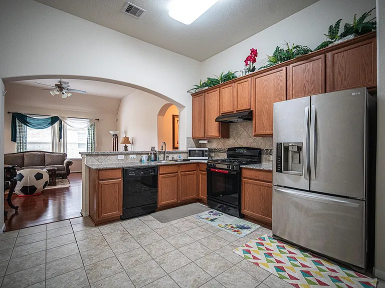 4138 Falvel Shadow Creek Dr — Photo 10