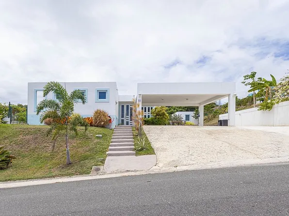 E6 Calle Venus Urb Puertas Del Sol, Fajardo, PR 00738