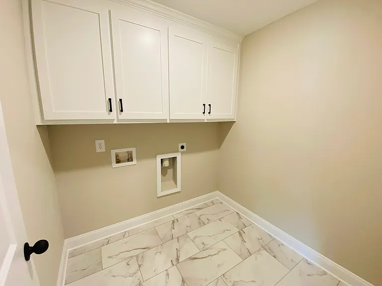 6960 Diana Cir — Photo 38