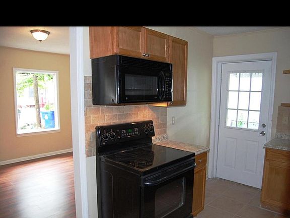 4th image of 3330 Kraft Ave