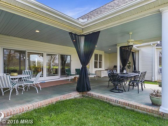 3rd image of 224 Pondview Dr