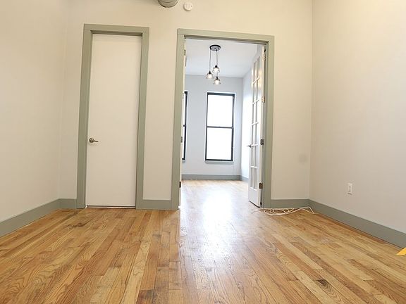 5th image of 217 Troutman St #3R