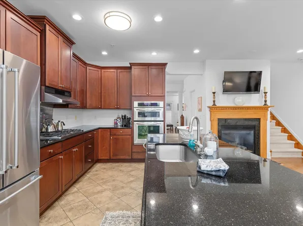 27 Creekside Court image 12 of 37